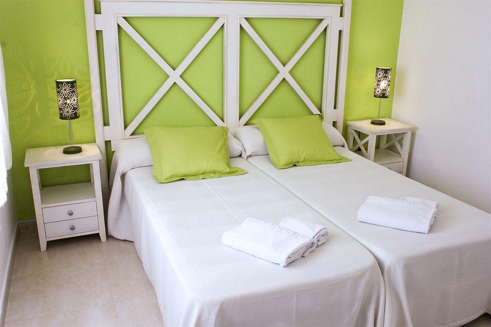 Apartamentos Son Bou Playa Gold Esterno foto